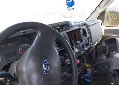 2013 Ford E-350 Super Duty Xl из США, поврежденный, VIN 1FBSS3BL6DDA77454